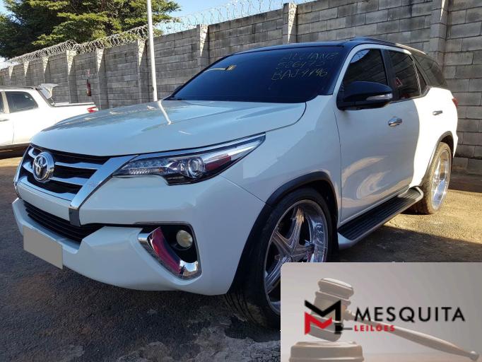 TOYOTA HILUX SW4 16/16