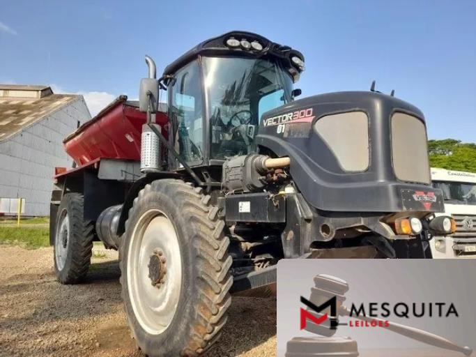 CARREGADOR AGRICOLA RBR ENTERPRISE VECTOR 300, ANO: 2013, SÉRIE: M1300294 CARREGADOR AGRICOLA RBR ENTERPRISE VECTOR 300, ANO: 2013, SÉRIE: M1300294