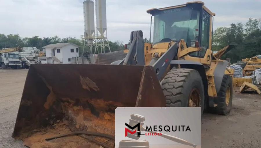 PÁ CARREGADEIRA VOLVO L90F ANO 2015 SÉRIE VC30L90FK0072598 PÁ CARREGADEIRA VOLVO L90F ANO 2015 SÉRIE VC30L90FK0072598