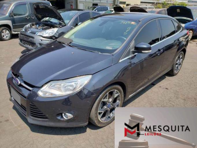 FORD FOCUS SEDAN 13/14