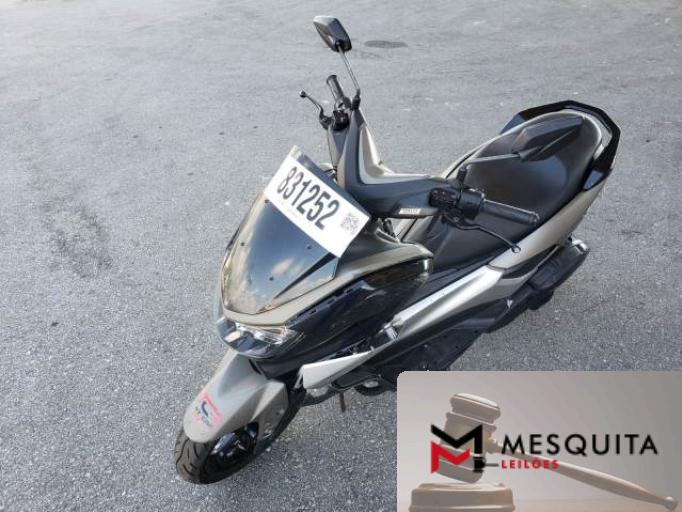 YAMAHA NMAX 18/18