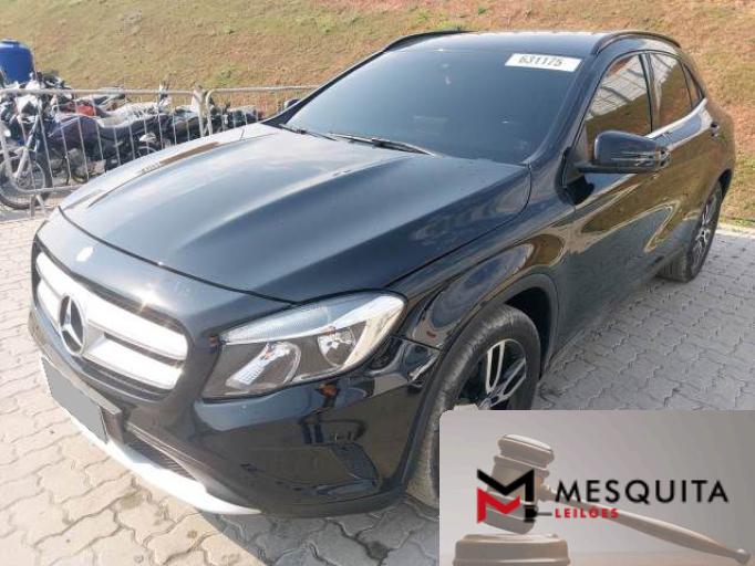 MERCEDES BENZ GLA 200 16/16