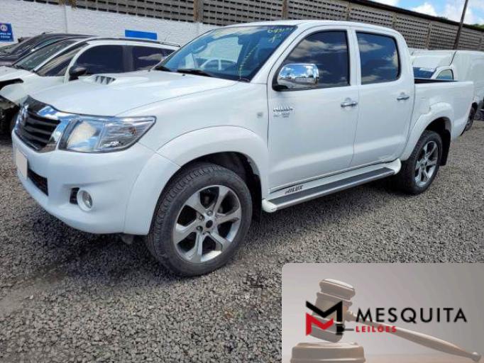 TOYOTA HILUX CD 14/14