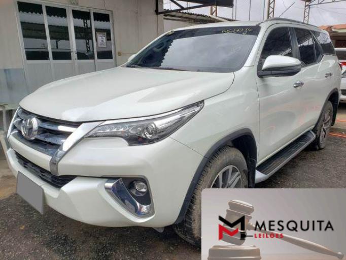 TOYOTA HILUX SW4 19/19