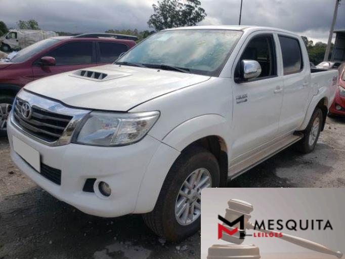 TOYOTA HILUX CD 15/15