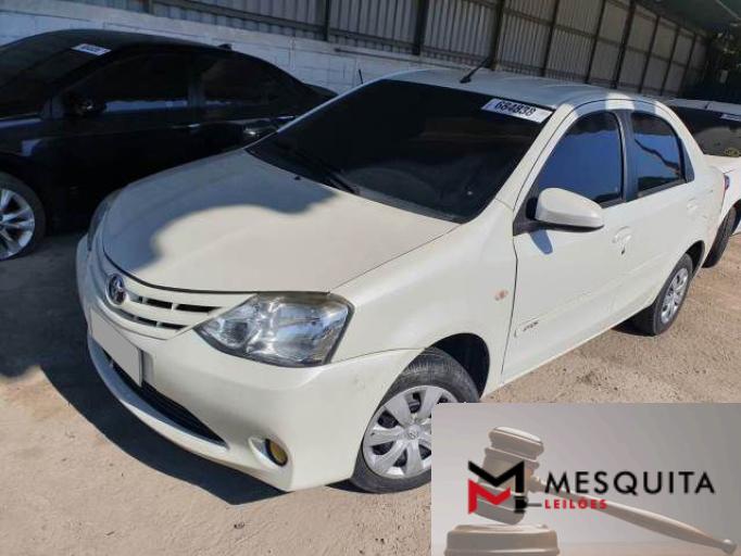 TOYOTA ETIOS SEDAN 15/15